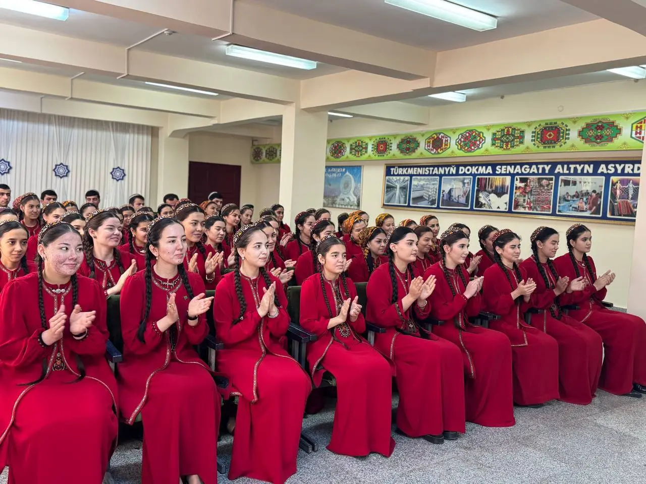 Garaşsyz, baky Bitarap Türkmenistan – bedew batly at-myradyň mekany ýyly